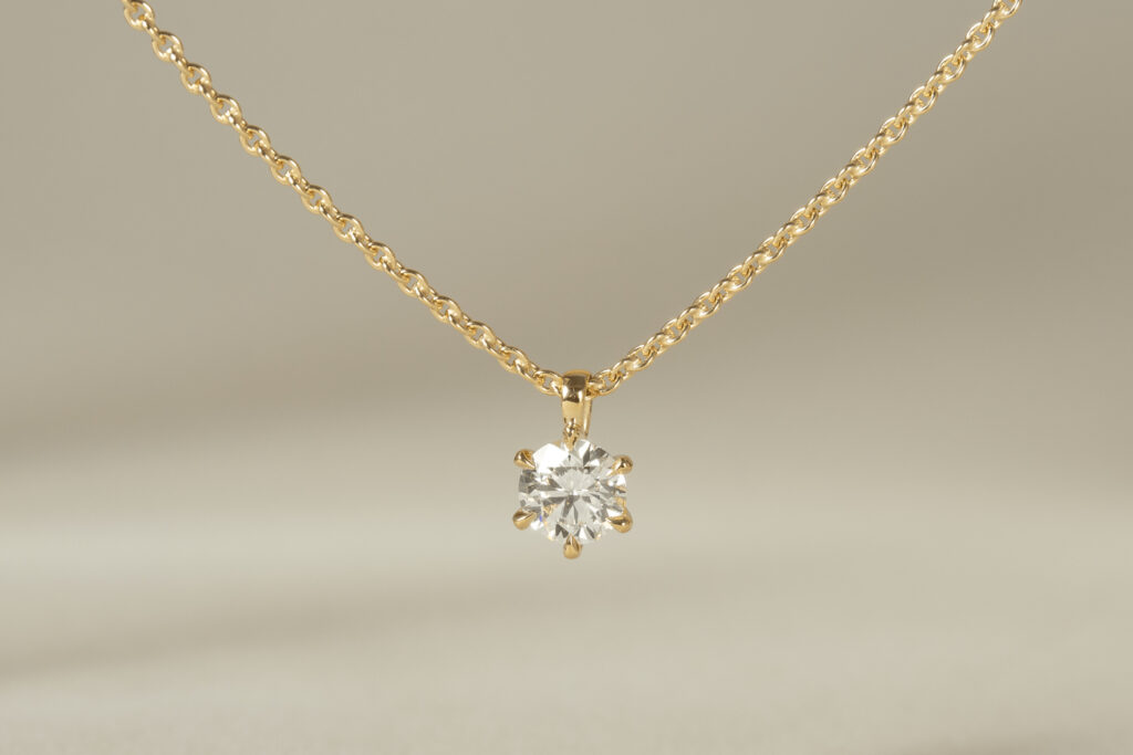 Goldkette mit Diamant-Anhänger