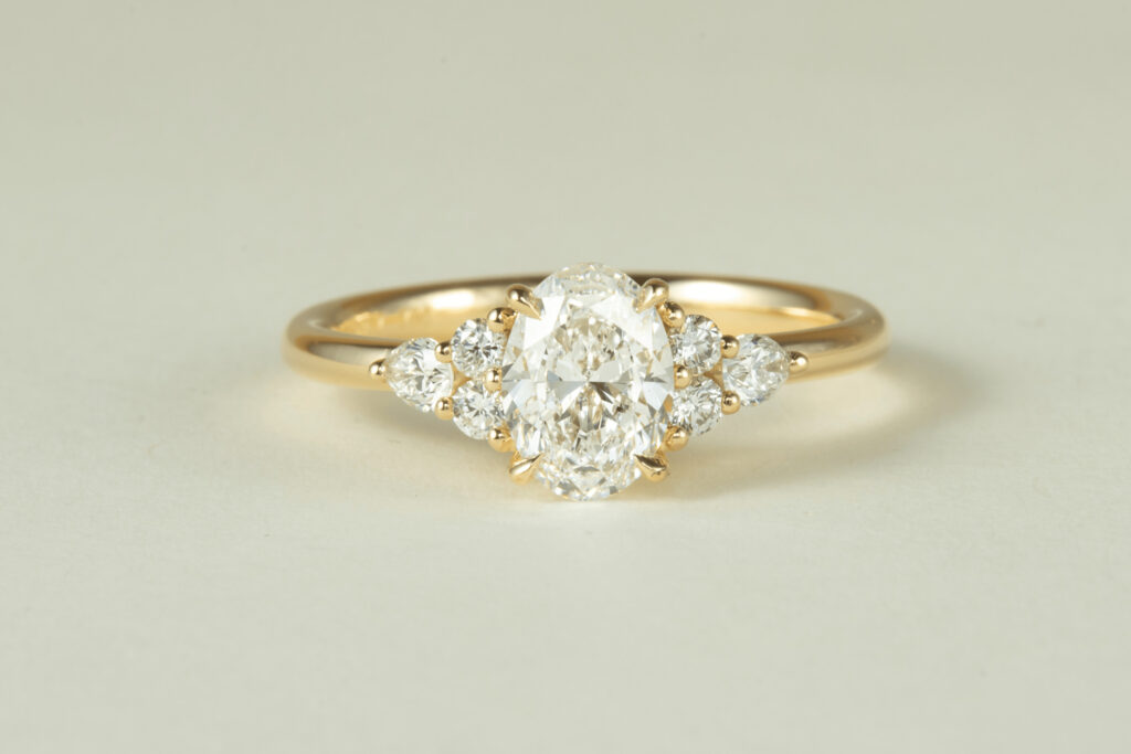Verlobungsring aus 18 Karat Gold mit Diamant