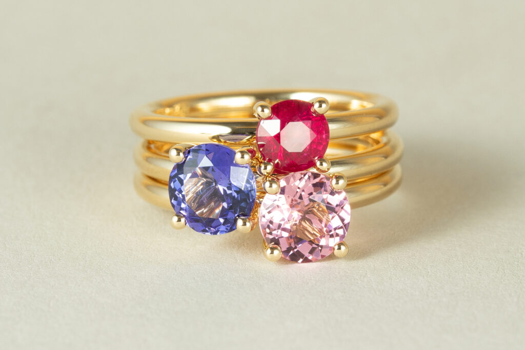 Goldringe mit bunten Diamanten