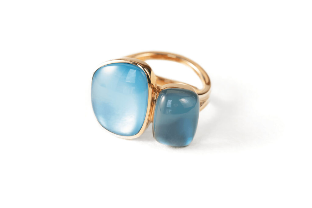 Goldring mit 2 blauen Edelsteinen