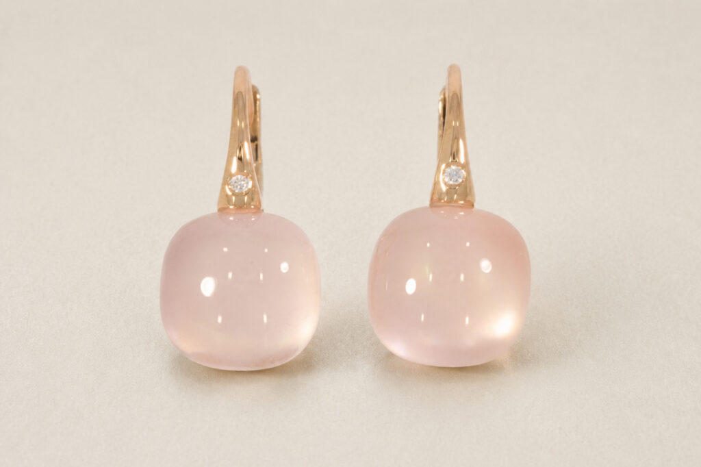 Goldohrringe mit rosa Edensteinen und kleinem Diamant